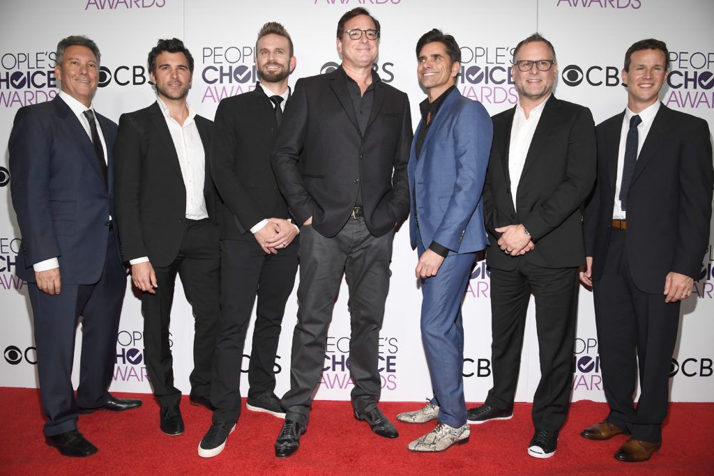 LOS ANGELES, CA - JANUARY 18:  (L-R) Producer Jeff Franklin, actors Juan Pablo Di Pace, John Brotherton, Bob Saget, John Stamos, Dave Coulier and Scott Weinger, winners of the Favorite Premium Comedy Series Award, 'Fuller House' pose in the press room during the People's Choice Awards 2017 at Microsoft Theater on January 18, 2017 in Los Angeles, California.  (Photo by Kevork Djansezian/Getty Images)