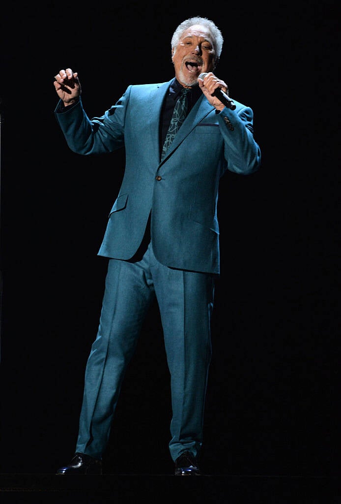 LONDON, ENGLAND - JANUARY 25:  Tom Jones performs on stage during the National Television Awards at The O2 Arena on January 25, 2017 in London, England.  (Photo by Jeff Spicer/Getty Images)