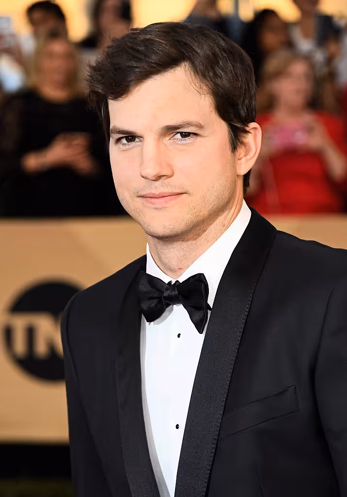 LOS ANGELES, CA - JANUARY 29:  Actor Ashton Kutcher attends The 23rd Annual Screen Actors Guild Awards at The Shrine Auditorium on January 29, 2017 in Los Angeles, California. 26592_008  (Photo by Frazer Harrison/Getty Images)