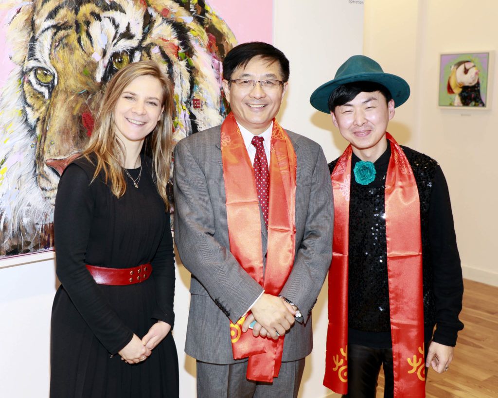 Julia Wilks, H.E. Dr. Yue Xiaoyong, Chinese Ambassador to Ireland and Jin Yong at the launch of A celebration of Irish icons - Past and Present by Korean Chinese visual artist, Jin Yong, in Kildare Village as part of the Dublin Chinese New Year celebrations. Photo Kieran Harnett