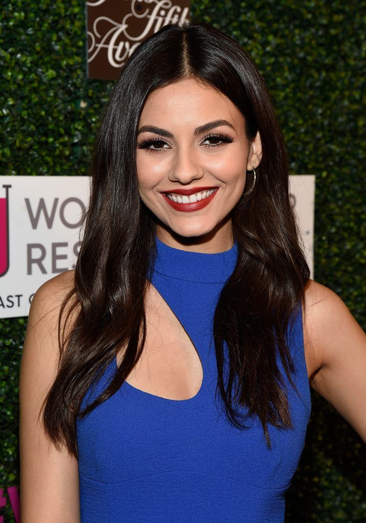 Actor Victoria Justice attends WCRF's "An Unforgettable Evening" presented by Saks Fifth Avenue at the Beverly Wilshire Four Seasons Hotel on February 16, 2017 in Beverly Hills, California.  (Photo by Matt Winkelmeyer/Getty Images for WCRF )