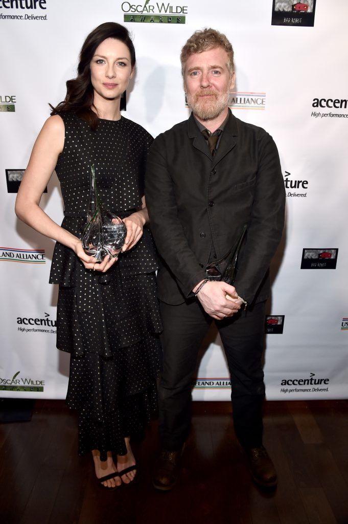 Honorees Caitriona Balfe (L) and Glen Hansard attend the 12th Annual US-Ireland Aliiance's Oscar Wilde Awards event at Bad Robot on February 23, 2017 in Santa Monica, California.  (Photo by Alberto E. Rodriguez/Getty Images for US-Ireland Alliance )