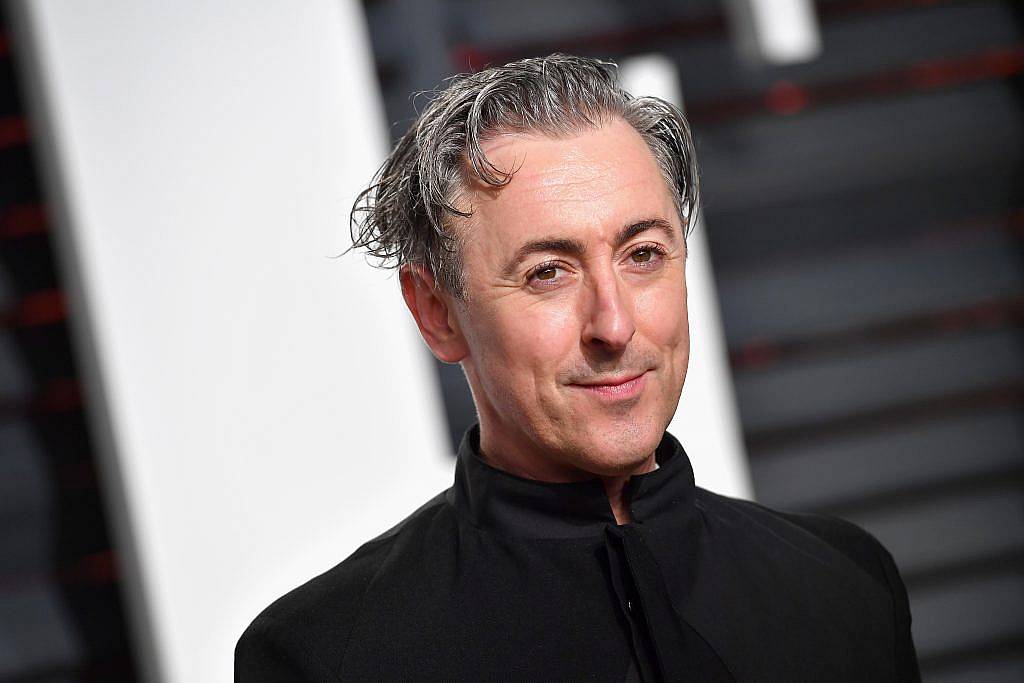 BEVERLY HILLS, CA - FEBRUARY 26:  Actor Alan Cumming attends the 2017 Vanity Fair Oscar Party hosted by Graydon Carter at Wallis Annenberg Center for the Performing Arts on February 26, 2017 in Beverly Hills, California.  (Photo by Pascal Le Segretain/Getty Images)