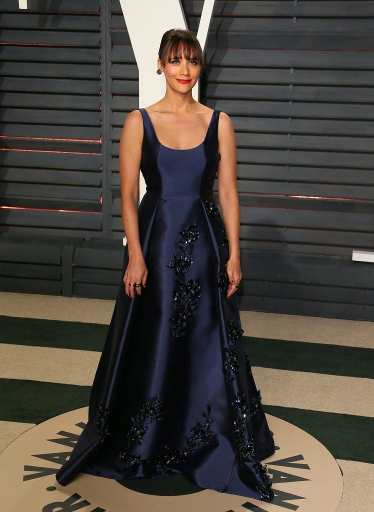 Rashida Jones arrives for the Vanity Fair Party on the sidelines of the 89th Academy Awards at The Wallis Annenberg Center for the Performing Arts in Beverly Hills, California, on February 26, 2017.  / AFP / JEAN-BAPTISTE LACROIX        (Photo credit should read JEAN-BAPTISTE LACROIX/AFP/Getty Images)