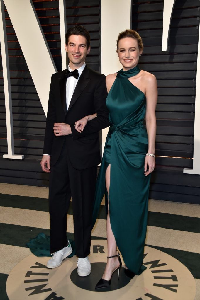 BEVERLY HILLS, CA - FEBRUARY 26:  Alex Greenwald (L) and actor Brie Larson attend the 2017 Vanity Fair Oscar Party hosted by Graydon Carter at Wallis Annenberg Center for the Performing Arts on February 26, 2017 in Beverly Hills, California.  (Photo by Pascal Le Segretain/Getty Images)