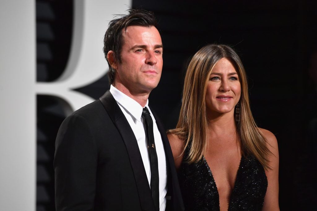 BEVERLY HILLS, CA - FEBRUARY 26:  Actors Justin Theroux and Jennifer Aniston attend the 2017 Vanity Fair Oscar Party hosted by Graydon Carter at Wallis Annenberg Center for the Performing Arts on February 26, 2017 in Beverly Hills, California.  (Photo by Pascal Le Segretain/Getty Images)