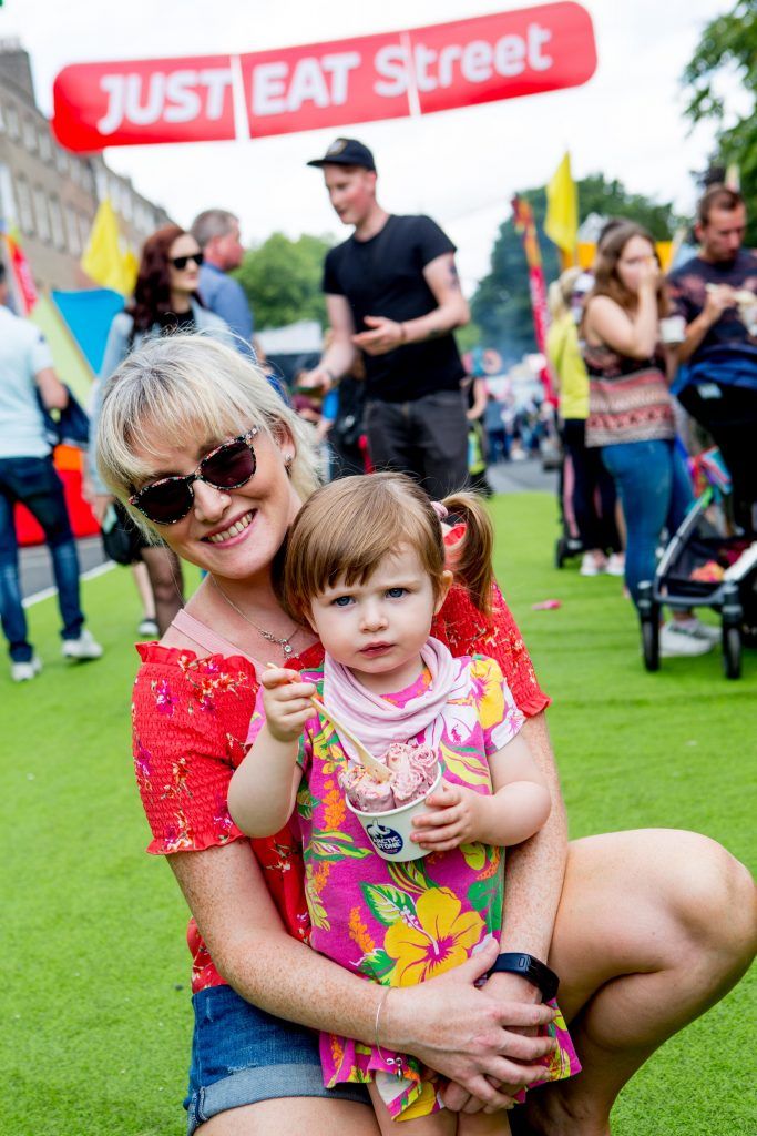 Lynn and Amelie Callaghan at the Just Eat Street at City Spectacular in Merrion Square. Photo by Allenkielyphotography.com
