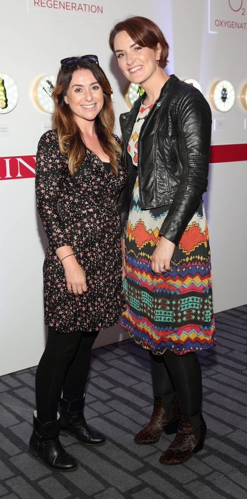 Aisling Powell and Odharnait Kiernan at the unveil of the 8th Generation of Clarins Double Serum at the Marker Hotel, Dublin. Photo by Brian McEvoy Photography