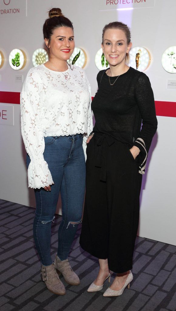 Stephanie Buckley and Carolyn Moore at the unveil of the 8th Generation of Clarins Double Serum at the Marker Hotel, Dublin. Photo by Brian McEvoy Photography