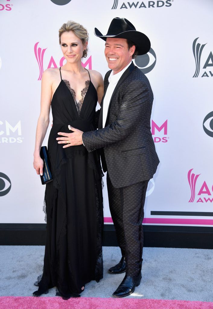 Jessica Craig (L) and recording artist Clay Walker attend the 52nd Academy Of Country Music Awards at Toshiba Plaza on April 2, 2017 in Las Vegas, Nevada.  (Photo by Frazer Harrison/Getty Images)