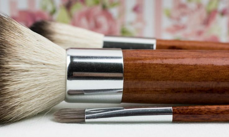 3 simple ways to store and protect your makeup brushes