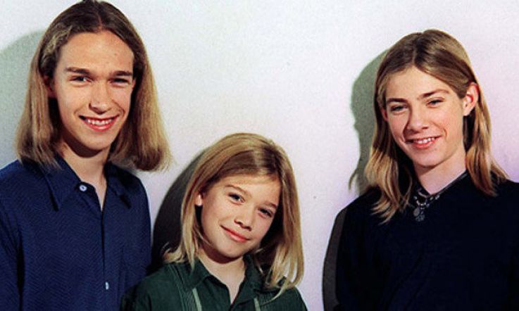 It's 20 years since Hansen released MMMbop and lookit, they're very handsome men now