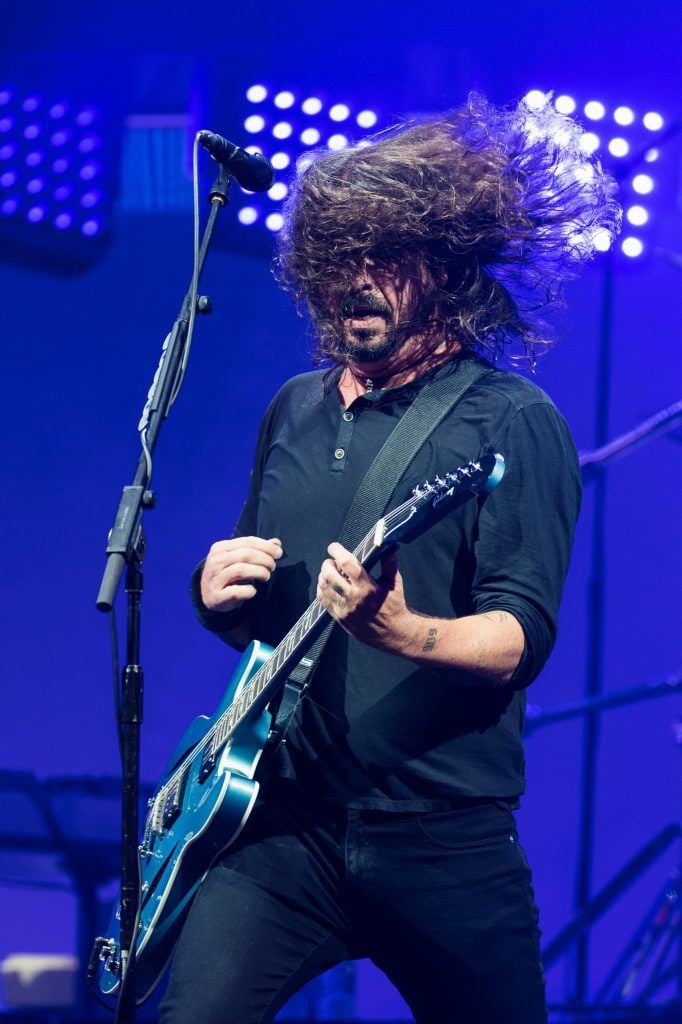 Dave Grohl of Foo Fighters performs on day 3 of the Glastonbury Festival 2017 at Worthy Farm, Pilton on June 24, 2017 in Glastonbury, England.  (Photo by Ian Gavan/Getty Images)