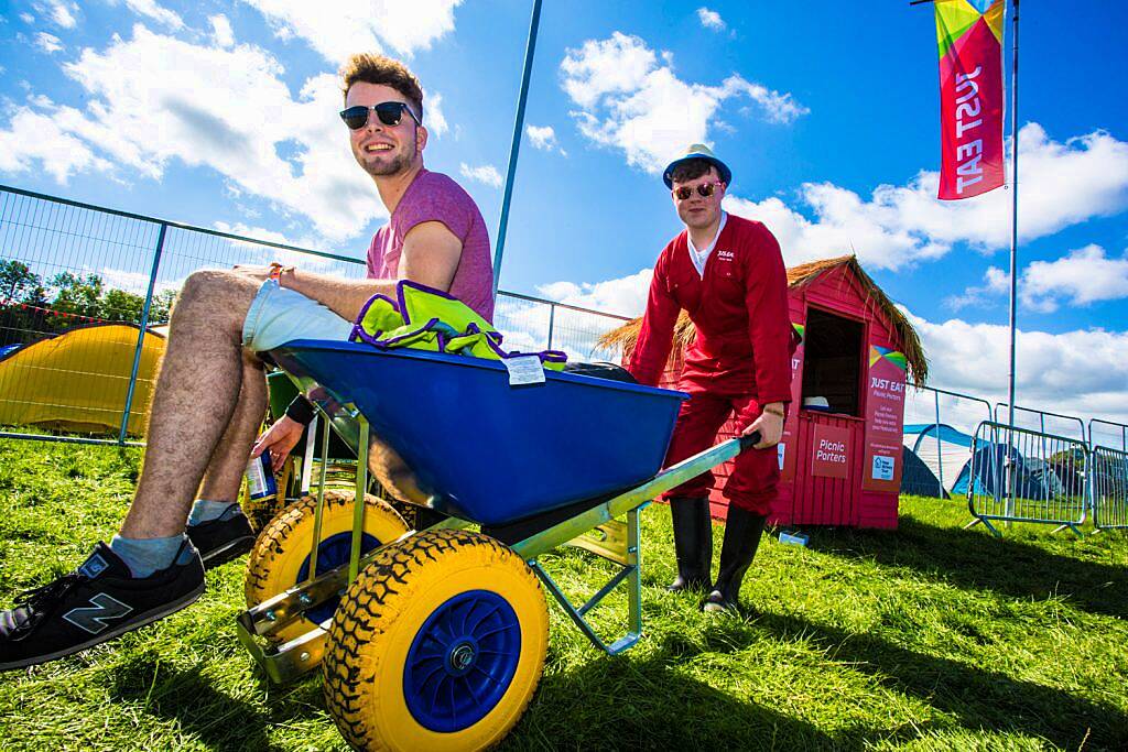 Pictured at the Just Eat Retreat Full Moon Party. The first ever Full Moon Party at Electric Picnic proved to be a crowd pleaser for picnic goers as they experienced a taste of Thailand. Photo by Allen Kiely