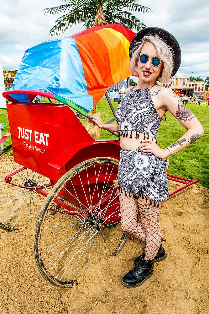 Pictured at the Just Eat Retreat Full Moon Party. The first ever Full Moon Party at Electric Picnic proved to be a crowd pleaser for picnic goers as they experienced a taste of Thailand. Photo by Allen Kiely