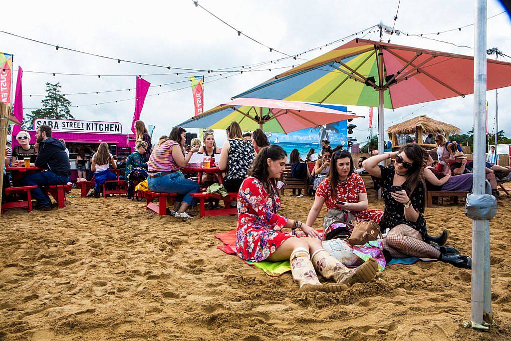 Pictured at the Just Eat Retreat Full Moon Party. The first ever Full Moon Party at Electric Picnic proved to be a crowd pleaser for picnic goers as they experienced a taste of Thailand. Photo by Allen Kiely