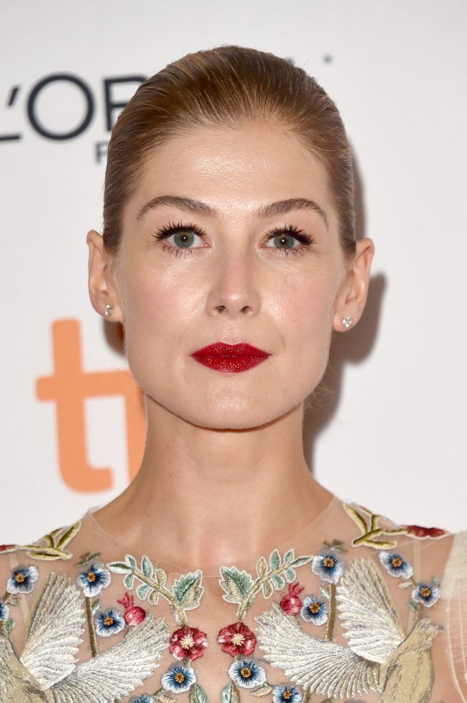 Rosamund Pike attends the "Hostiles" premiere during the 2017 Toronto International Film Festival at Princess of Wales Theatre on September 11, 2017 in Toronto, Canada.  (Photo by Alberto E. Rodriguez/Getty Images)