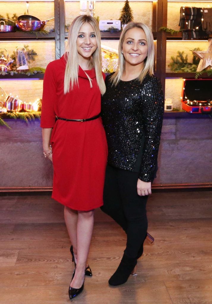 Pictured are Cara McAllister and Aislinn O'Toole at Aldi's exquisite Christmas 2017 event, which took place in Medley. Photograph: Sasko Lazarov / Photocall Ireland
