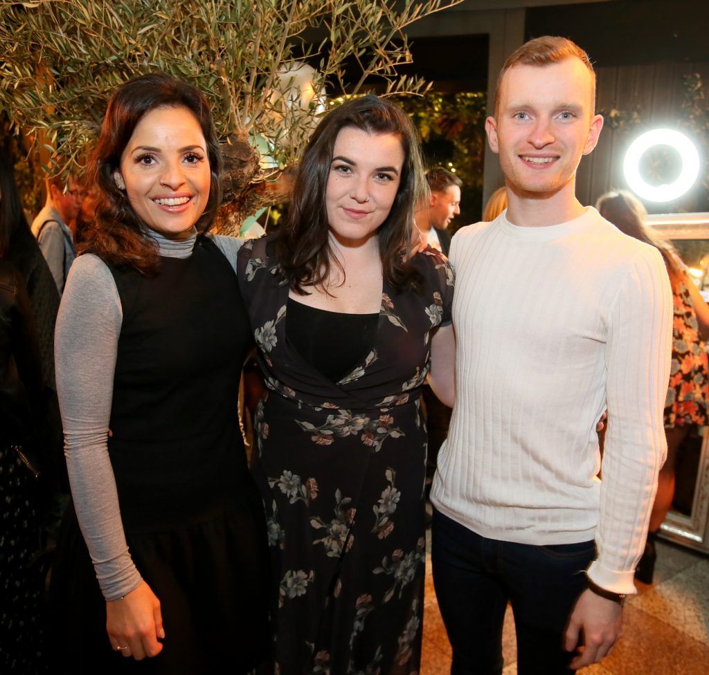 Pictured are, from left, Alana Fearon, Claire Scott and Ian Collins at the Spotlight Whitening Launch event on 26th October at Nolita, George’s Street. PHOTO: Mark Stedman