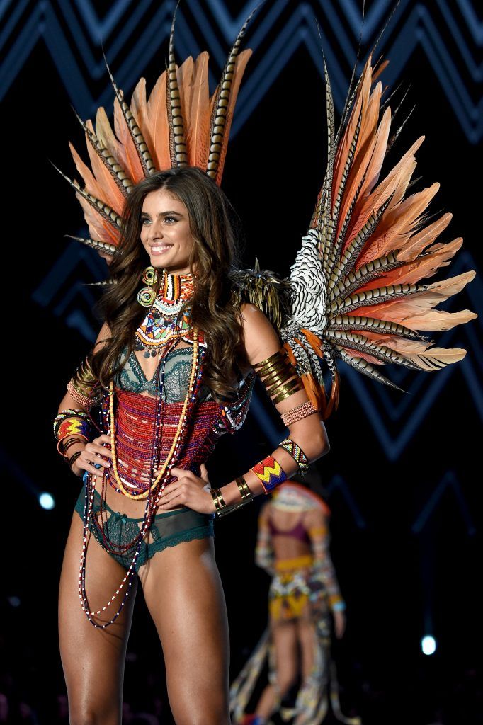  Taylor Hill during the 2017 Victoria's Secret Fashion Show on November 20, 2017 in Shanghai, China. (Photo by Theo Wargo/Getty Images for Victoria's Secret)