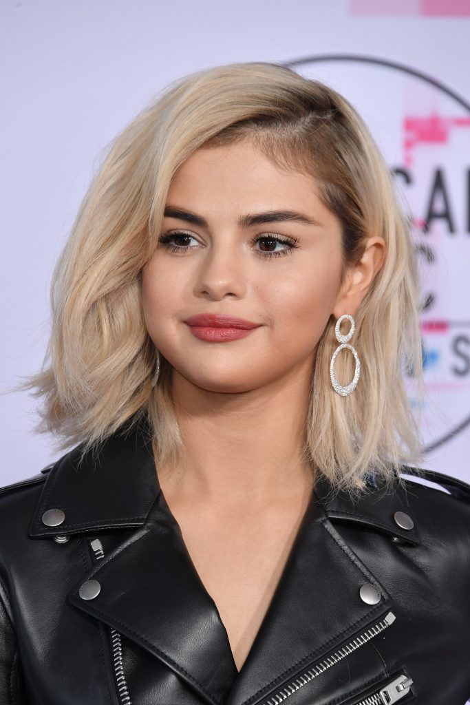 Selena Gomez attends the 2017 American Music Awards at Microsoft Theater on November 19, 2017 in Los Angeles, California.  (Photo by Neilson Barnard/Getty Images)