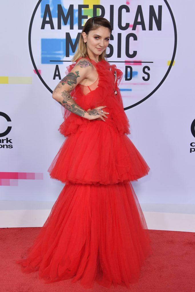 Julia Michaels attends the 2017 American Music Awards at Microsoft Theater on November 19, 2017 in Los Angeles, California.  (Photo by Neilson Barnard/Getty Images)
