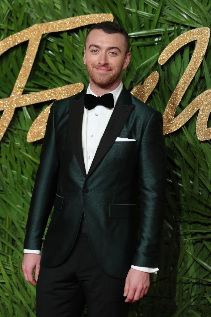 English singer-somgwriter Sam Smith poses on the red carpet upon arrival to attend the British Fashion Awards 2017 in London on December 4, 2017. (Photo by Daniel Leal-Olivas/AFP/Getty Images)