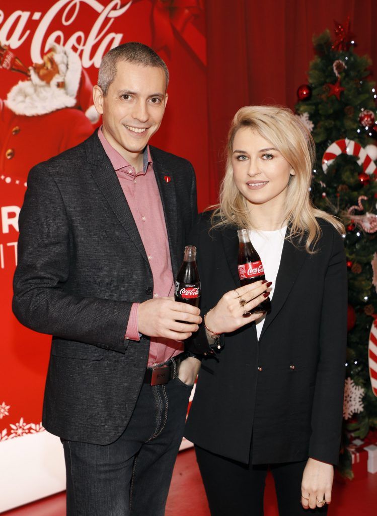 Petre Șandru and Emma Williams at Coca-Cola's #wrappedwithlove pop-up shop launch on 6th December 2017 at 57 South William Street, Dublin 2-photo Kieran Harnett