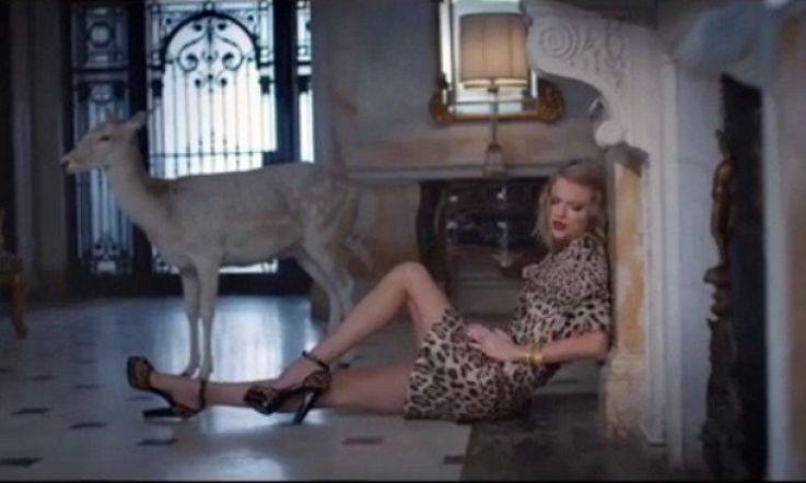 Wardrobe ENVY: Taylor Swift has 20 Outfit Changes in 'Blank Space' Video...