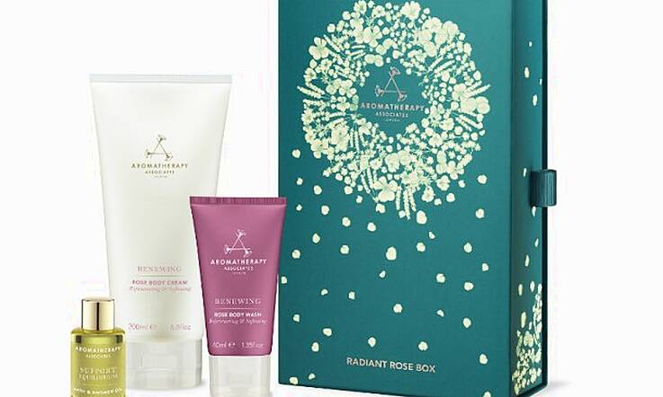 Bathroom Beauties at Space NK: Aromatherapy Associates’ Christmas Collection