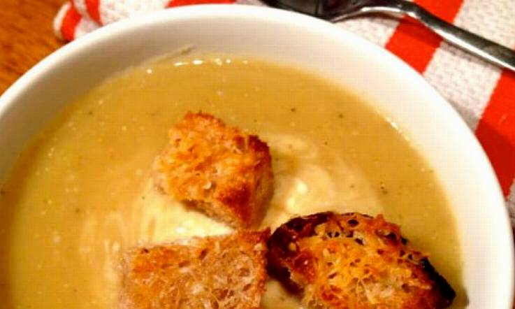 Winter Warmer: Roasted Celeriac, Garlic and Thyme Soup