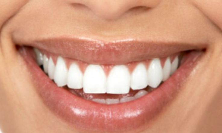 Handy Life Hack: Give Your Teeth a Proper Floss in One Minute