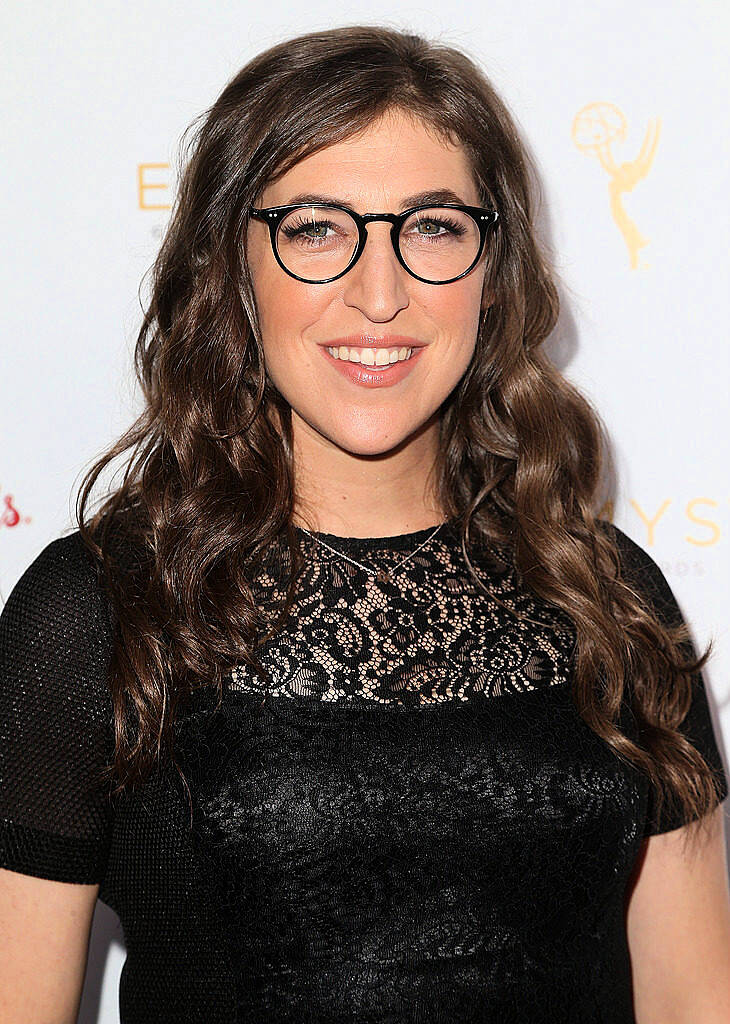 BEVERLY HILLS, CA - AUGUST 24:  Actress Mayim Bialik attends the Television Academy's Performers Peer Group Hold Cocktail Reception to Celebrate the 67th Emmy Awards at the Montage Beverly Hills Hotel on August 24, 2015 in Beverly Hills, California.  (Photo by Frederick M. Brown/Getty Images)