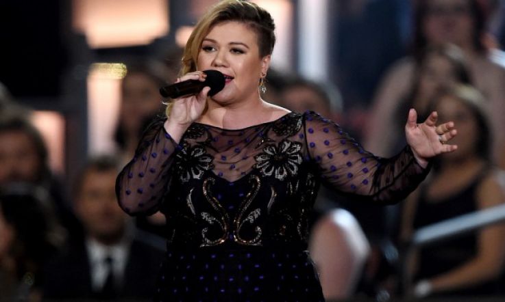 Kelly Clarkson Makes Surprise Announcement Live On Stage
