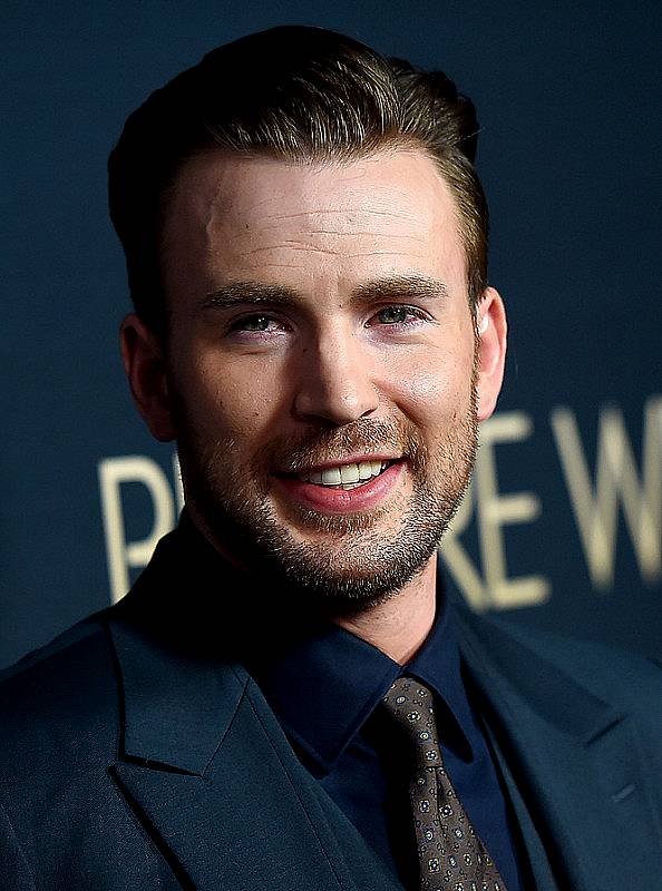 LOS ANGELES, CA - SEPTEMBER 02:  Actor/director Chris Evans arrives at the premiere of Radius and G4 Productions' "Before We Go" at the Arclight Theatre on September 2, 2015 in Los Angeles, California.  (Photo by Kevin Winter/Getty Images)