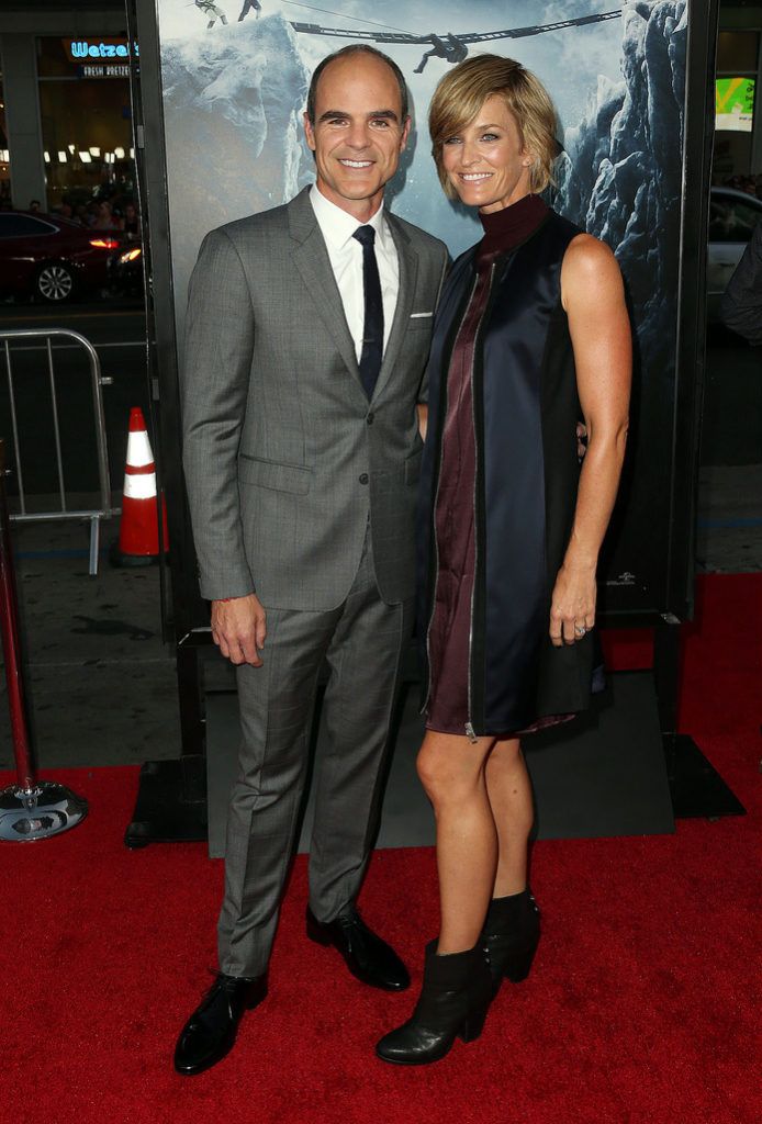 HOLLYWOOD, CA - SEPTEMBER 09:  Actor Michael Kelly and his wife attend the Premiere of Universal Pictures' "Everest" at the TCL Chinese 6 Theatre on September 9, 2015 in Hollywood, California.  (Photo by Frederick M. Brown/Getty Images)