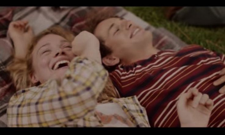 Why Does this 'Extra' Chewing Gum Ad have the Internet BAWLING?