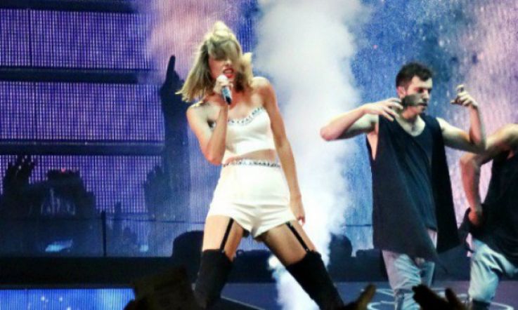Taylor Swift Gets Tagged in Best #TBT Twitter Pic EVER