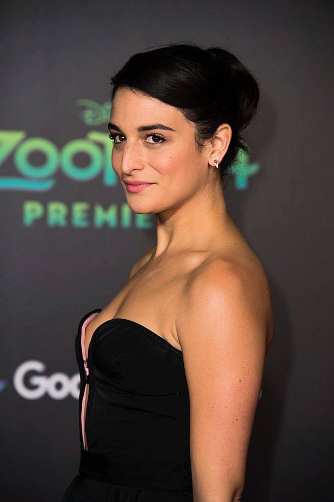 Actress Jenny Slate attends the Disney Premiere of Zootopia in Hollywood, California, on February 17, 2016.
 / AFP / VALERIE MACON        (Photo credit should read VALERIE MACON/AFP/Getty Images)