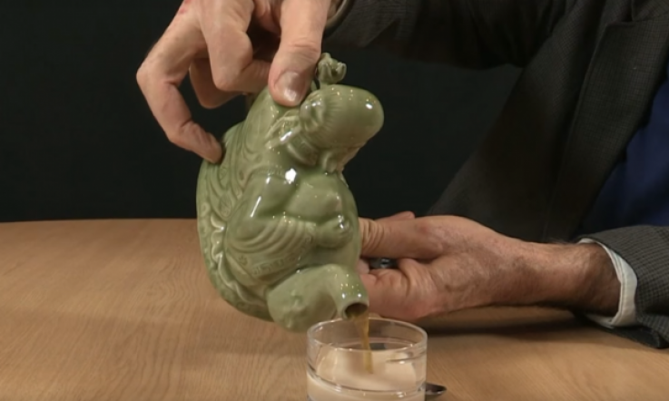 We can't figure out this teapot but we want it