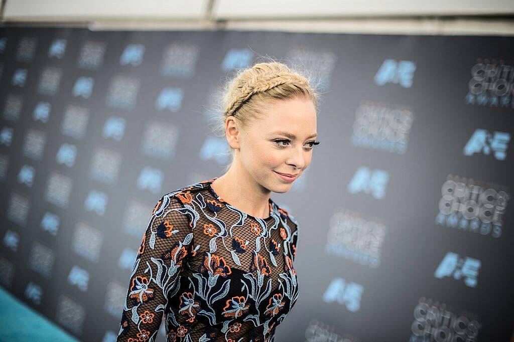 Actress Portia Doubleday attends the 21st Annual Critics' Choice Awards at Barker Hangar on January 17, 2016 in Santa Monica, California.  (Photo by Jason Kempin/Getty Images for The Critics' Choice Awards)