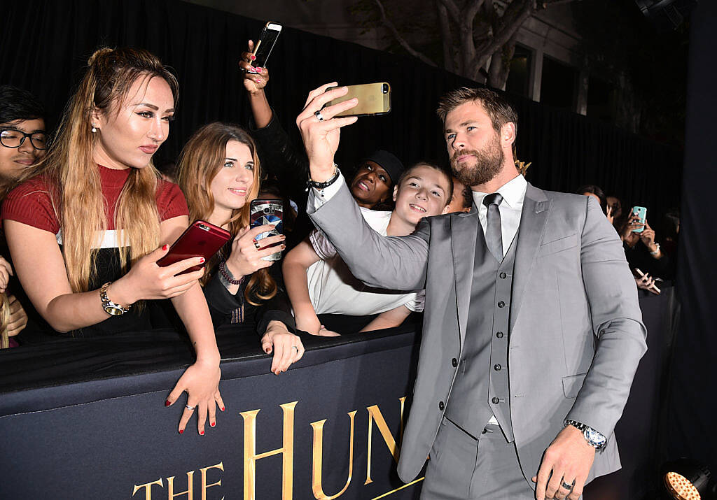 WESTWOOD, CALIFORNIA - APRIL 11:  Actor Chris Hemsworth attends the premiere of Universal Pictures' "The Huntsman: Winter's War"  at the Regency Village Theatre on April 11, 2016 in Westwood, California.  (Photo by Kevin Winter/Getty Images)