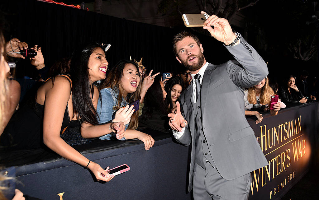 WESTWOOD, CALIFORNIA - APRIL 11:  Actor Chris Hemsworth attends the premiere of Universal Pictures' "The Huntsman: Winter's War"  at the Regency Village Theatre on April 11, 2016 in Westwood, California.  (Photo by Kevin Winter/Getty Images)