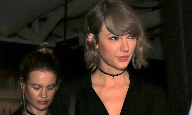 Everyone's talking about Taylor Swift's choker