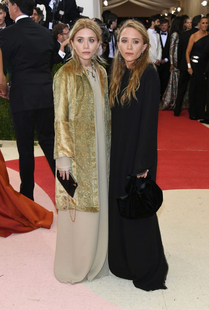 NEW YORK, NY - MAY 02:  Ashley Olsen (L) and Mary-Kate Olsen attend the "Manus x Machina: Fashion In An Age Of Technology" Costume Institute Gala at Metropolitan Museum of Art on May 2, 2016 in New York City.  (Photo by Larry Busacca/Getty Images)