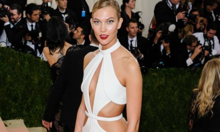 Kloss gets inebriated stylist to cut her #MetGala gown