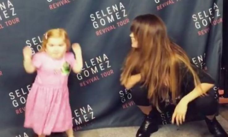 Selena Gomez dancing with little girl is actually so cute
