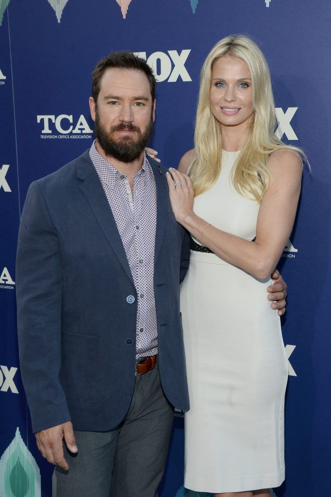 (L-R) Actor Mark-Paul Gosselaar and wife Catriona McGinn attend the FOX Summer TCA Press Tour on August 8, 2016 in Los Angeles, California.  (Photo by Matt Winkelmeyer/Getty Images)