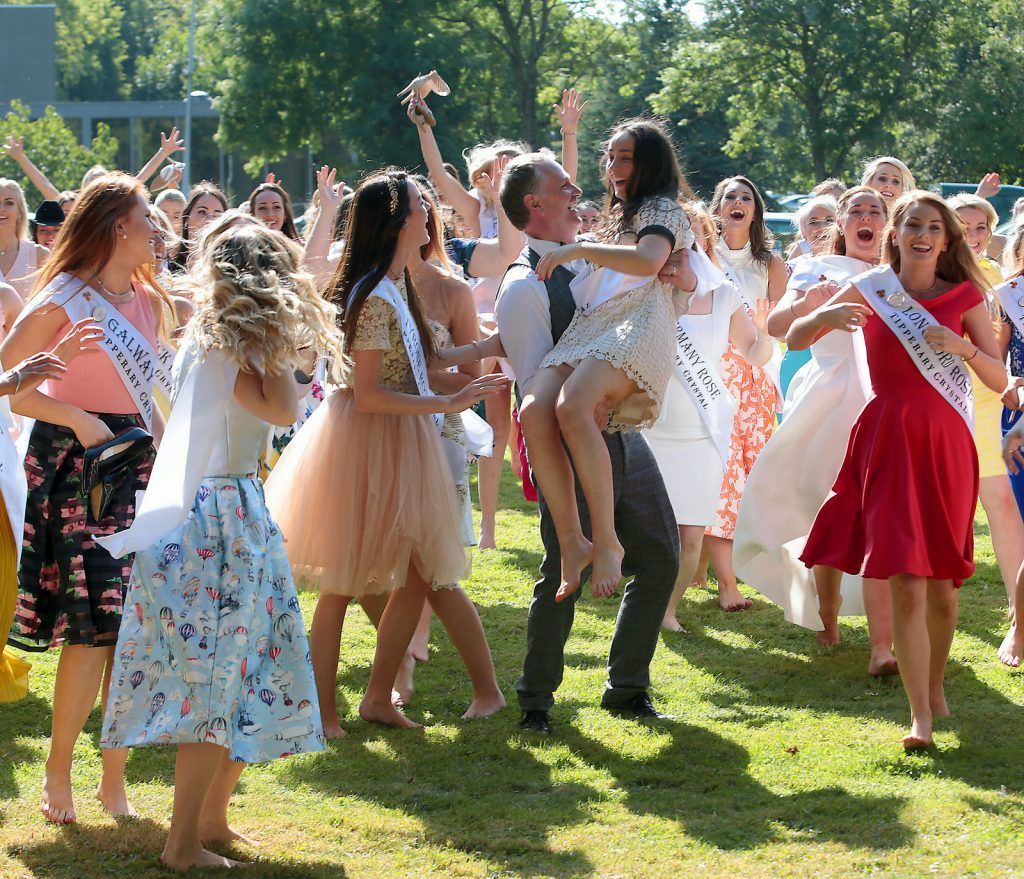 Daithi O Se with Roses at the  RTÉ Rose of Tralee launch  at RTÉ Studios in Donnybrook Dublin before hitting the road to Tralee.
Picture Brian McEvoy.