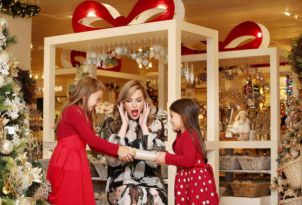 Brown Thomas Christmas launch 2016. Sarah Morrissey with Aimee Deering aged 6 from Kildare and Chloe Collins aged 8 from Castleknock pictured in Brown Thomas  Dublin as they unveiled its renowned Christmas Market. Photo:Leon Farrell/Photocall Ireland.